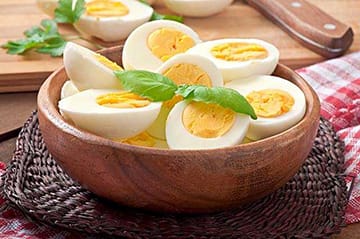 Dieta com ovo ajuda controle queda de cabelo. Dieta com ovo ajuda controlar queda de cabelo.