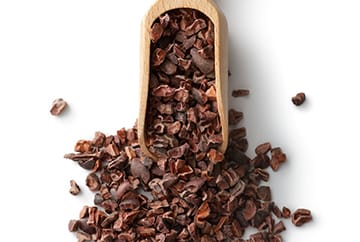 Como Tratar Queda de Cabelo com Nibs de Cacau Cru e Orgânico Cacau nibs auxilía na prevenção da queda de cabelo.